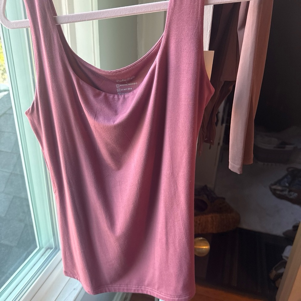 Women’s Scoop Neck Tank Top in Dusty Rose